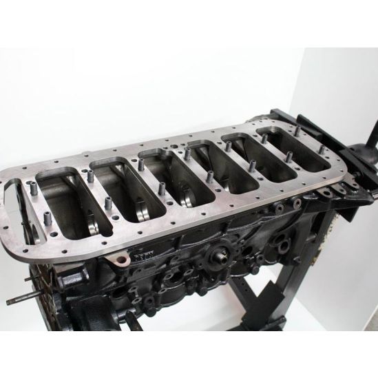 RB AWD Girdle Plate (with bolts)