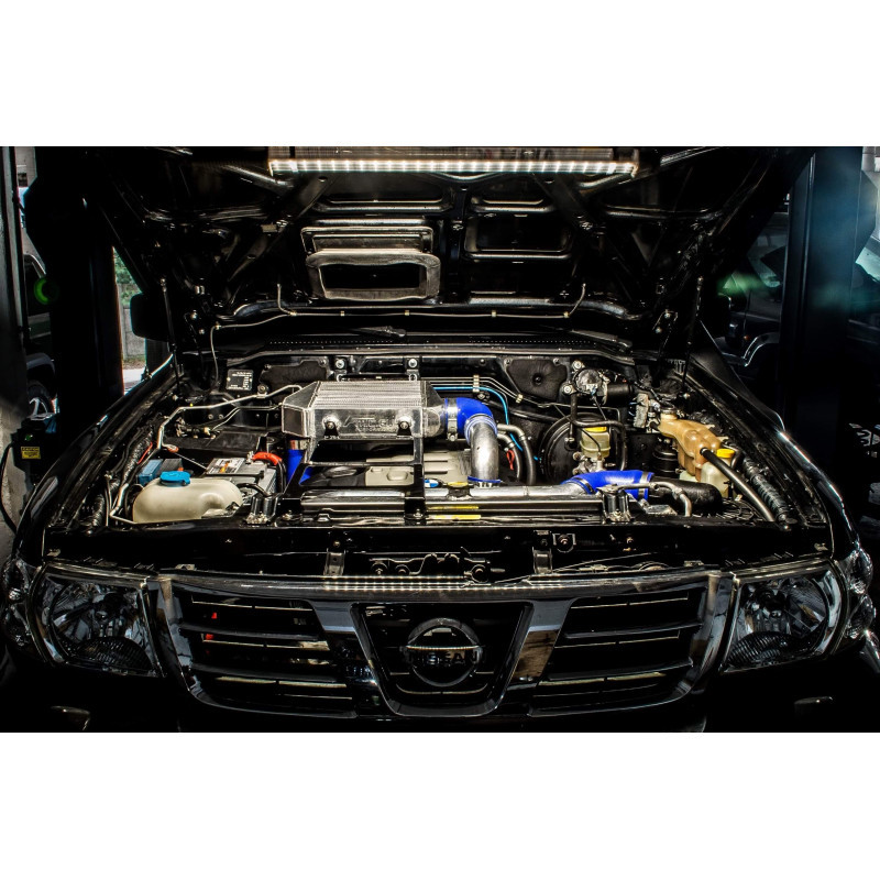 Ladeluftkühler-Kit für Nissan Patrol mit BMW 3.0 D M57 Motor Grün